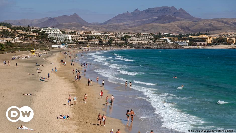 Spain: Canary Islands’ mass protests decry&nbsp;overtourism