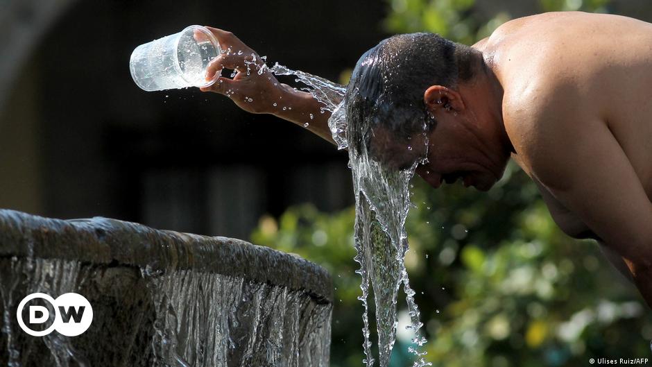 Heat exhaustion or heat stroke: What to do in an&nbsp;emergency