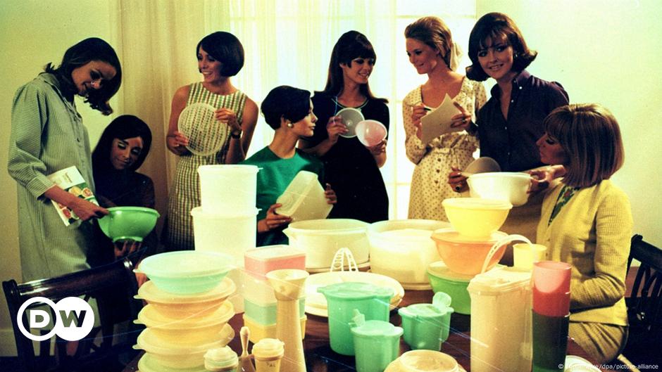 How Tupperware parties empowered homebound suburban&nbsp;women